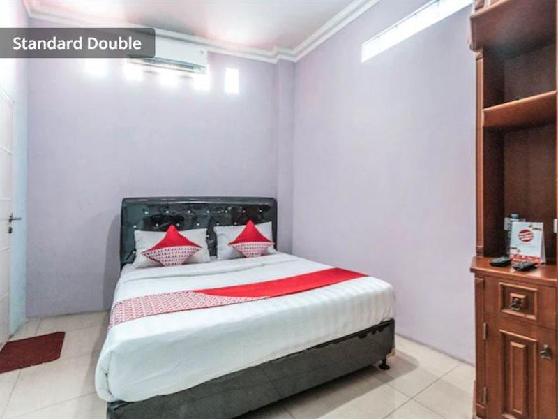 Puspita Homestay Mitra Reddoorz Бекаси Экстерьер фото