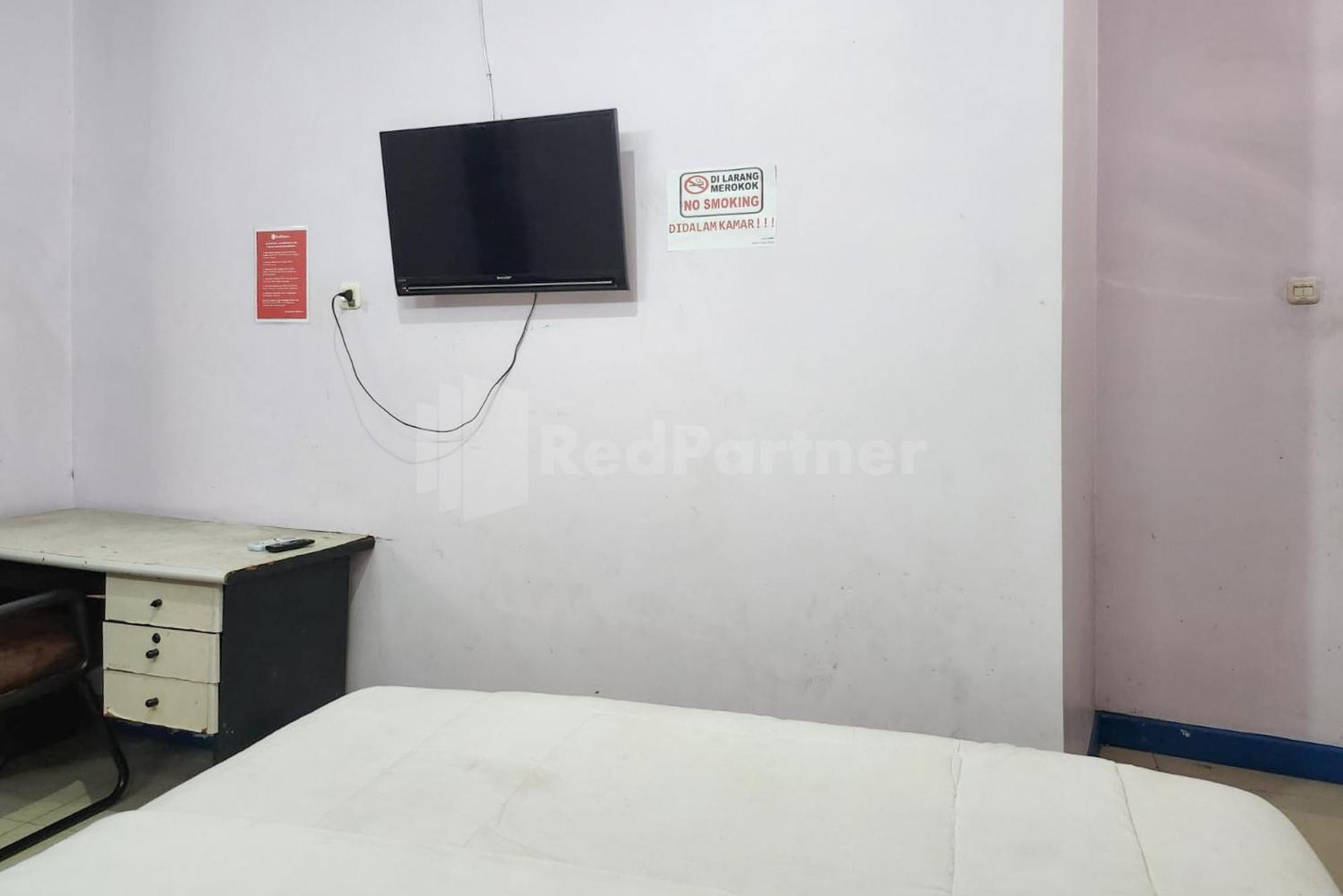 Puspita Homestay Mitra Reddoorz Бекаси Экстерьер фото
