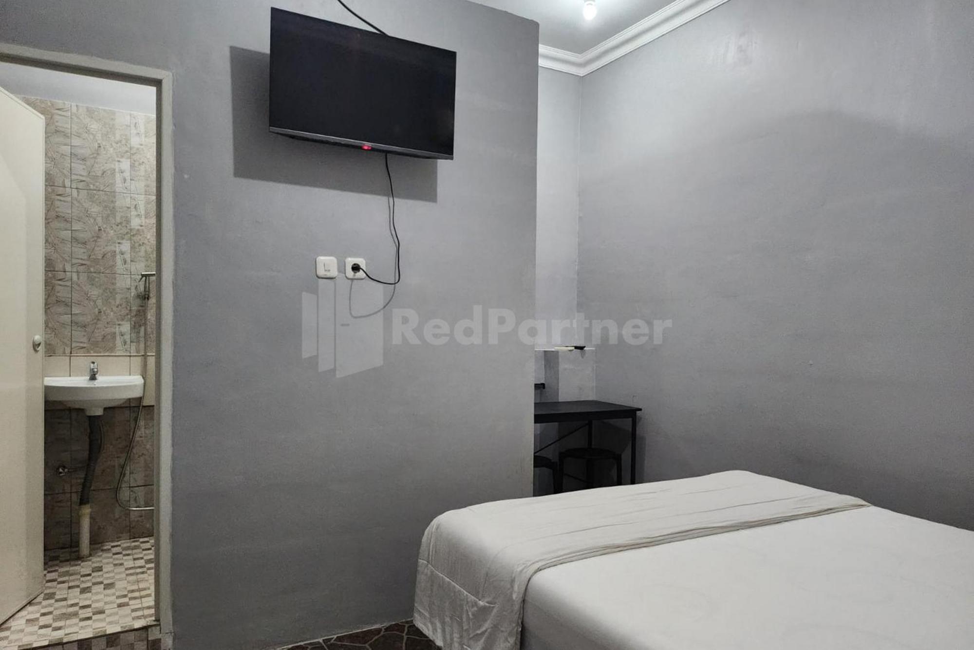 Puspita Homestay Mitra Reddoorz Бекаси Экстерьер фото